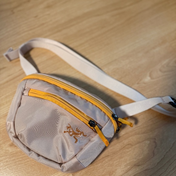 Arcteryx Mantis waistpack - Picture 1 of 2